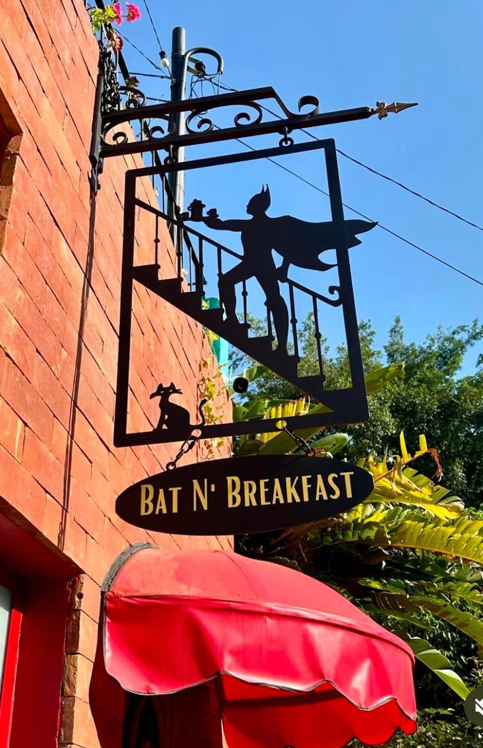 Pousada Bat N Breakfast No Beco Do Batman Сан-Пауло Экстерьер фото